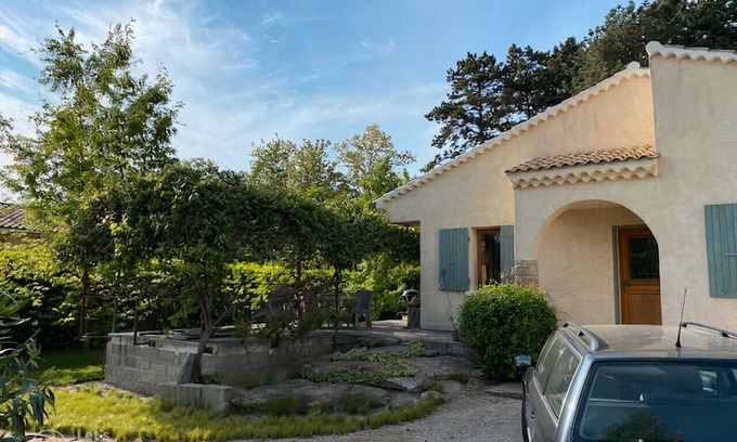 Valreas House | House with garden in Provence
