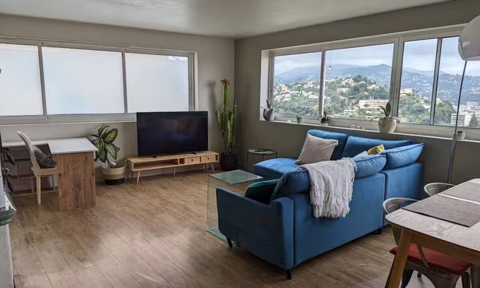 Saint Philippe House | House with panoramic city and mountain views
