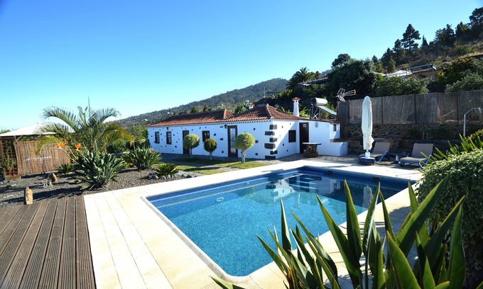 Tijarafe House | House with private pool, sea views and WI-FI in Tijarafe, La Palma