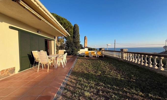 Sant Pol De Mar House | House with sea views, in a beautiful village on the coast of Barcelona.