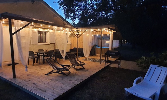 Lacanau Villa | House with SPA in quiet wooded area on 10000m2 between ocean beaches and lake in Lacanau