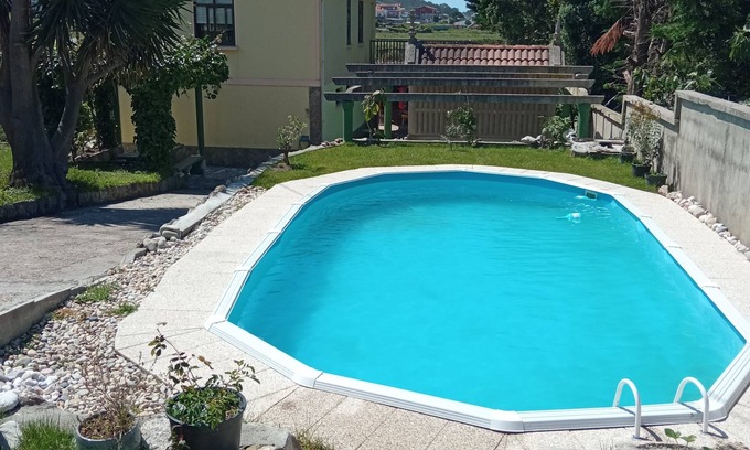 Villadesuso House | House with swimming pool next to the sea in Viladesuso