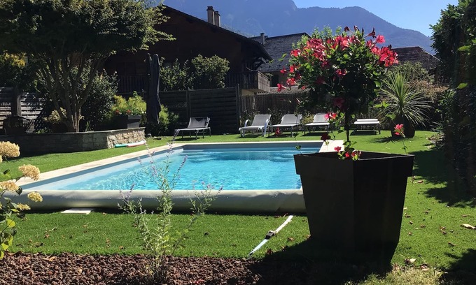 Doussard House | House with swimming pool in a quiet location close to the town center