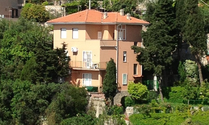 Finale Ligure Apartment | House with terrace with wonderful sea view three minutes from the beach