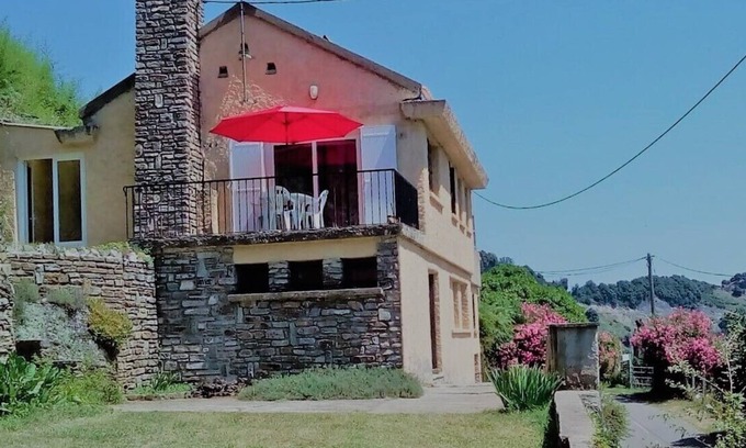 Porri House | House with terrace, garden, sea and mountain view