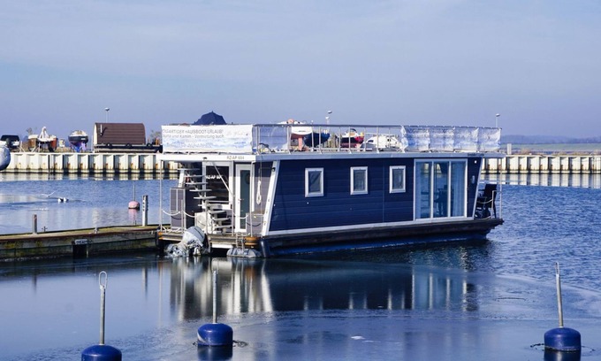 Gager House | Houseboat Lydia - Moored houseboat in the harbor of Gager - Houseboat Lydia