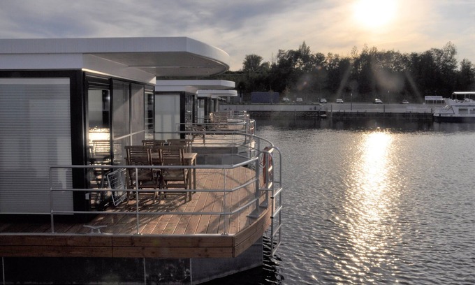 Braunsbedra House | Houseboat Nessi! Vacation on the Geiseltalsee!