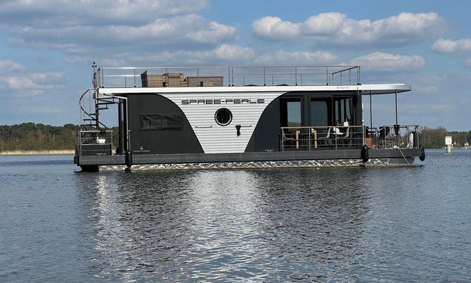 Koenigs Wusterhausen Boat Rental | Houseboat on the Dahme