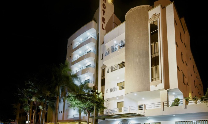 El Prado Hotel | Howard Johnson Hotel Versalles Barranquilla
