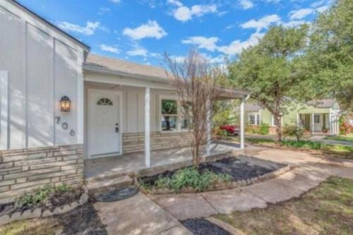 College Station House | Howdy Home