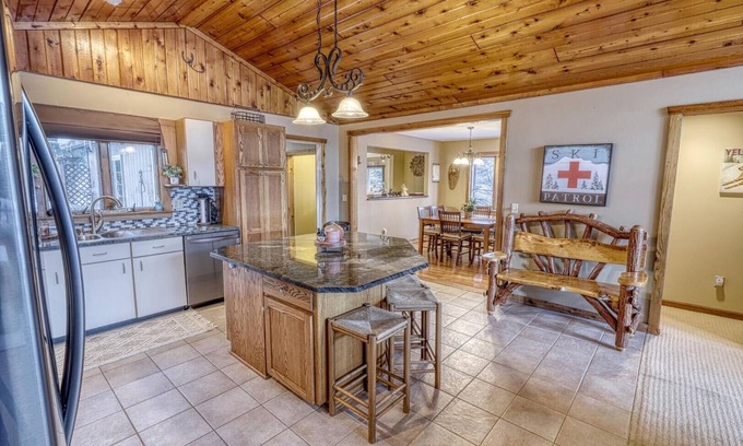 Great Valley House | Howe Hill Retreat 4 Bedroom Home by RedAwning
