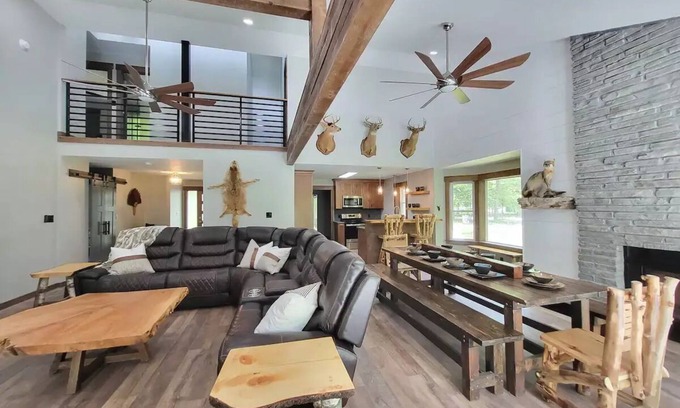 Queensbury House | Hse Nr Lk George+Saratoga Rce Trck w/Indoor HotTub