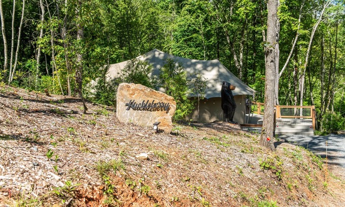 Bryson City Cabin | Huckleberry, Upscale & Cozy Stunning Glamping near GSMNP, Authentic Safari Tent