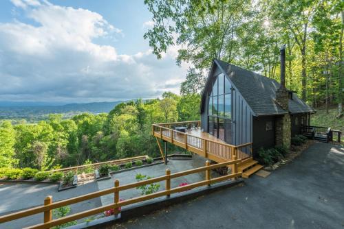 Weaverville House | Hudson's Peak on Leisure Mountain
