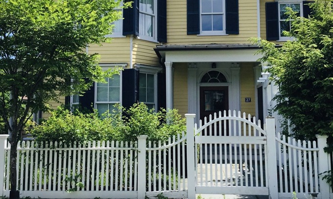 Rhinebeck Village Business District House | Hudson Valley Getaway