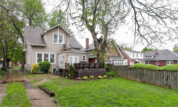 Beechmont House | Huge! *3br / 3.5ba* Great for groups!