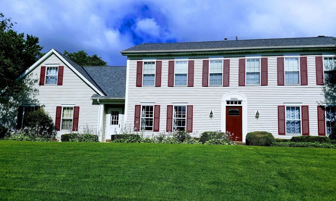 Granger House | Huge 5 bedroom home close to all amenities