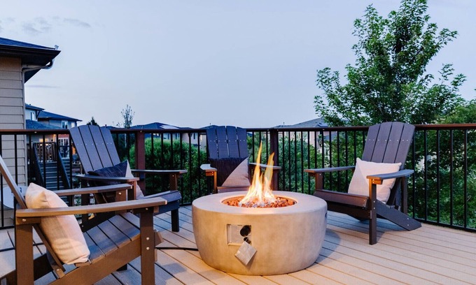 Arvada House | Huge Dreamy Family Friendly Ranch, Hot Tub, Fire Pit, Home Theater, Pool Table