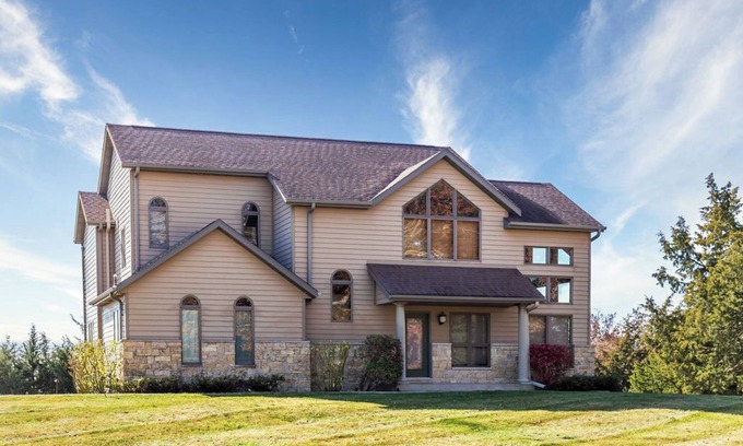 The Galena Territory House | Huge Luxury Pet-Friendly Home with pool table and firepit.