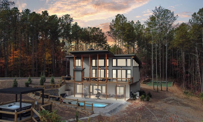 Ellijay Cabin | HUGE Mountain Views! PRIVATE outdoor pool, pickleball/basketball court, fire pit, hot tub