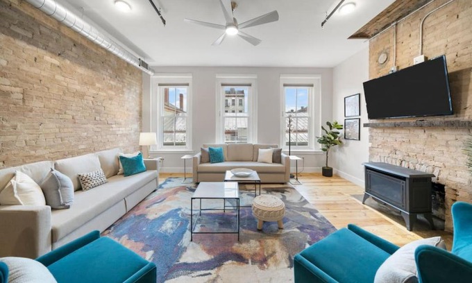Over-the-Rhine House | Huge Retrea w Rooftop Deck Stay At Farmers Market