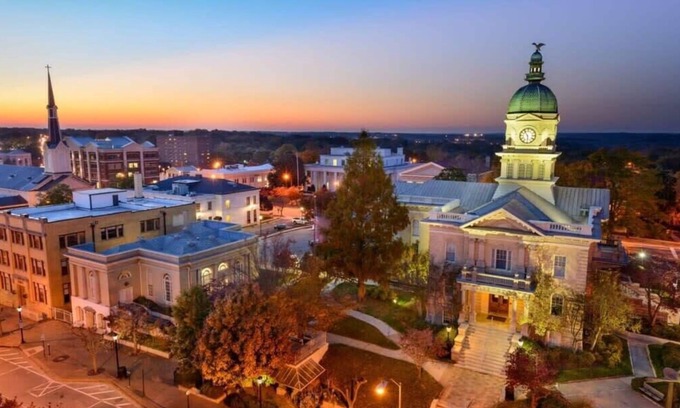 Athens Apartment | Huge Yard near UGA - Glory Glory Guest Suite