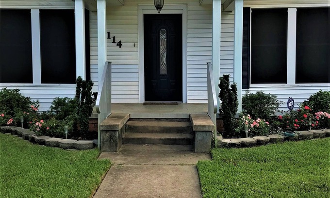 Nacogdoches House | Hughes Street House!