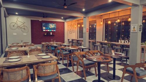 Ukhimath Hotel | Humming Bird By Aaryam