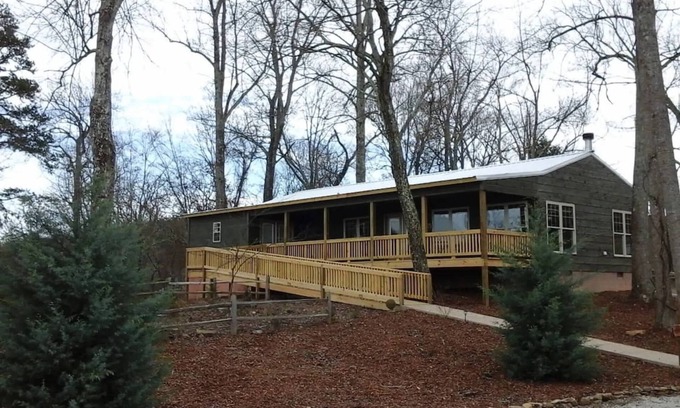 Bryant Cabin | Hummingbird Cabin with a private hot tub!