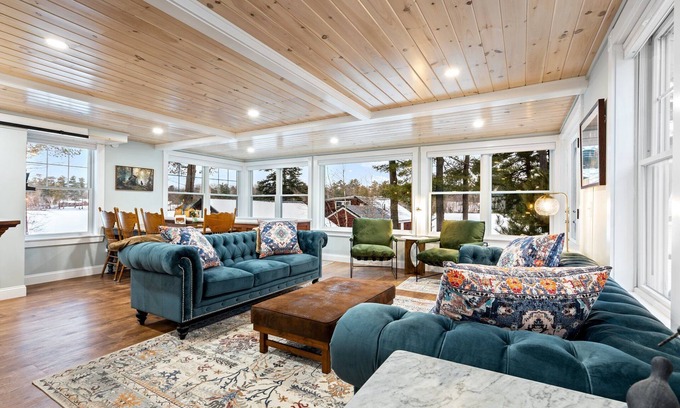 Windham House | Hummingbird Hollow: 4BR, Lakefront, Private Beach