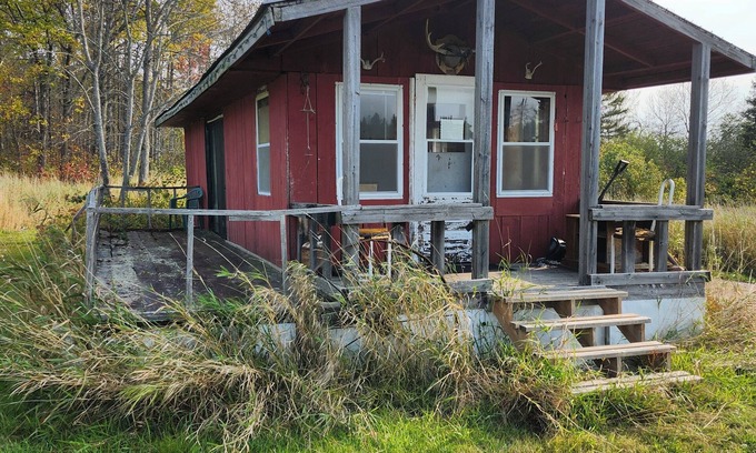 Chisholm Cabin | Hunt camp with Lots of Nature situated between Lake Nosbonsing and Wasi Lake