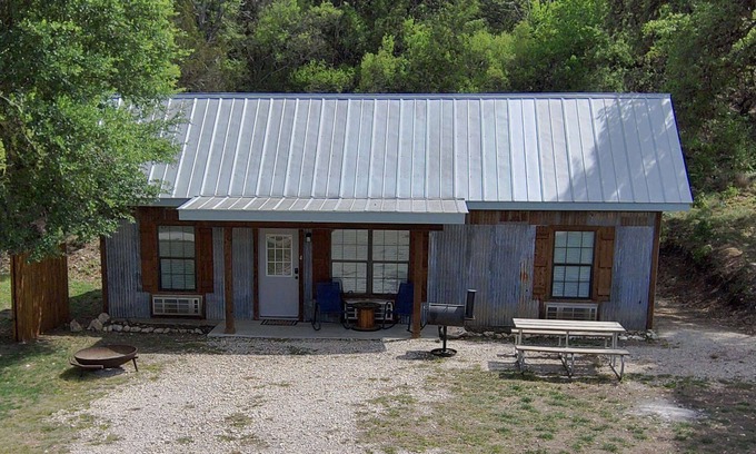 Concan Cabin | Hunter's Ridge Cabins - 4