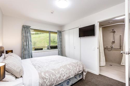 Mosgiel House | Hunters Moon