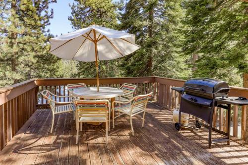Lakeshore Apartment | Huntington Lair Condominium