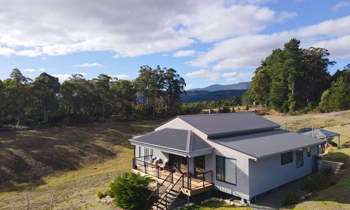 Cradoc House | Huon Heights Hideaway at Cygnet Coast