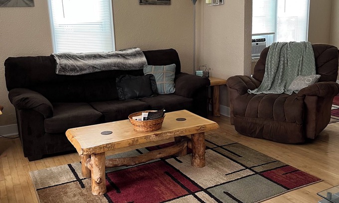 Hurley Apartment | Hurley, 1 block from Famous Silver Street