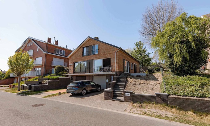 Oostduinkerke-Bad House | Huswell - Villa Near Beach with Double Parking