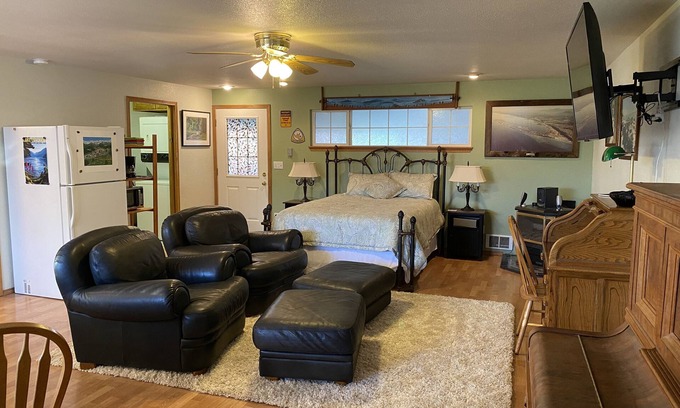 Port Angeles House | Hutchison Ranger Suite