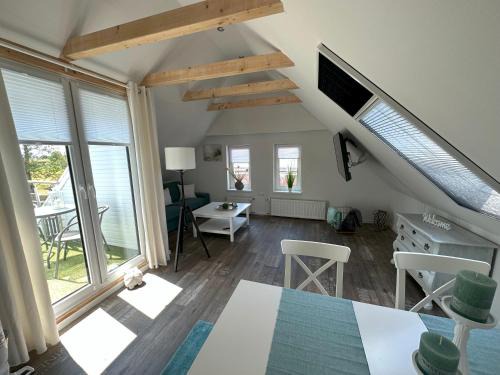 Reithamm Apartment | Huus an`t Koornfeld Dachgeschosswohnung mit Loggia