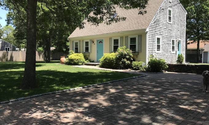 Hyannis House | Hyannis weekend getaway 3Bed 2 bath, walk to Main St, fall golf, Bring Fido!