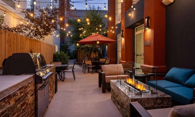 Southeast Colorado Springs Hotel | Hyatt House Colorado Springs Airport