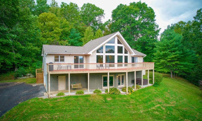 Leicester House | Hyatt Mountain Oasis