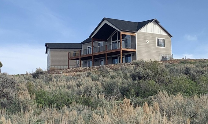 Sweetwater House | Hydeaway Cabin at Bear Lake