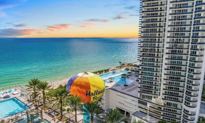 Hollywood South Central Beach Condo | HydeHotel 2/2 Lux Condo l Ocean View l Resort