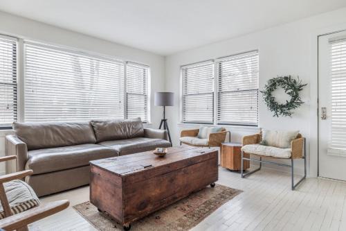 Shorewood-Tower Hills-Harbert House | Hygge House