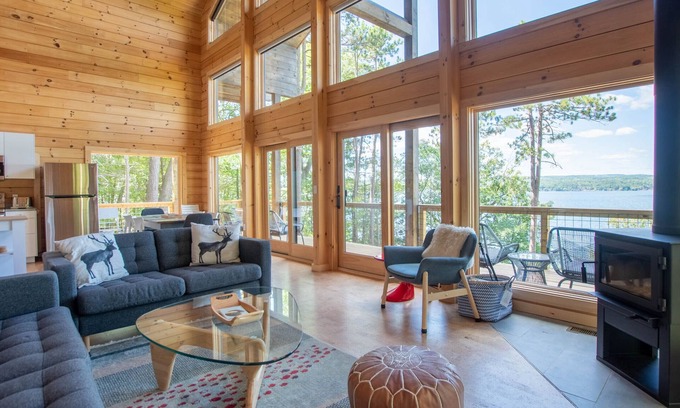 Valois House | Hygge on Seneca: "Relaxing Seneca Lake Getaway!"