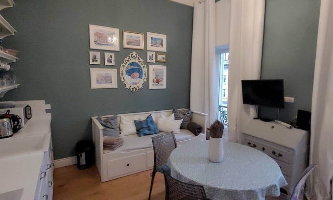 Carre d'Or Apartment | Hyper center, nice vacation apartment, Clim, 29m2