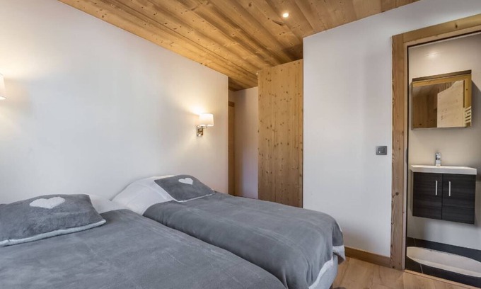 Megeve Apartment | Hypercentre : Spacious, comfortable apartment - sleeps up to 8
