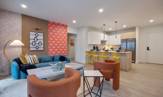 The Gulch House | Hyve - Waves - Walk To Downtown Broadway - Full Gym & Pool