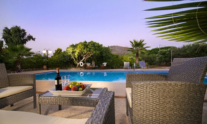 Stavros Villa | Iakinthi Villa, a hospitable 3-bedroom Villa, 600 Meters From The Sandy Beach